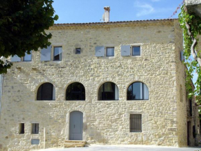 La Maison des Vendangeurs - TABLE D'HÔTES - Jacuzzi - Balnéo SPA - ACCES Piscine pour chambre Grafitti et chambre La Tour